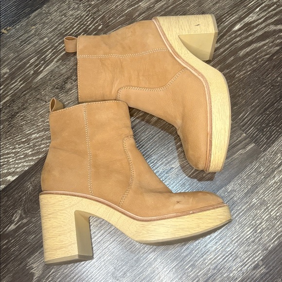 Dolce Vita Cecile clog ankle bootie with a heel in tan size 5.5 - Picture 3 of 6